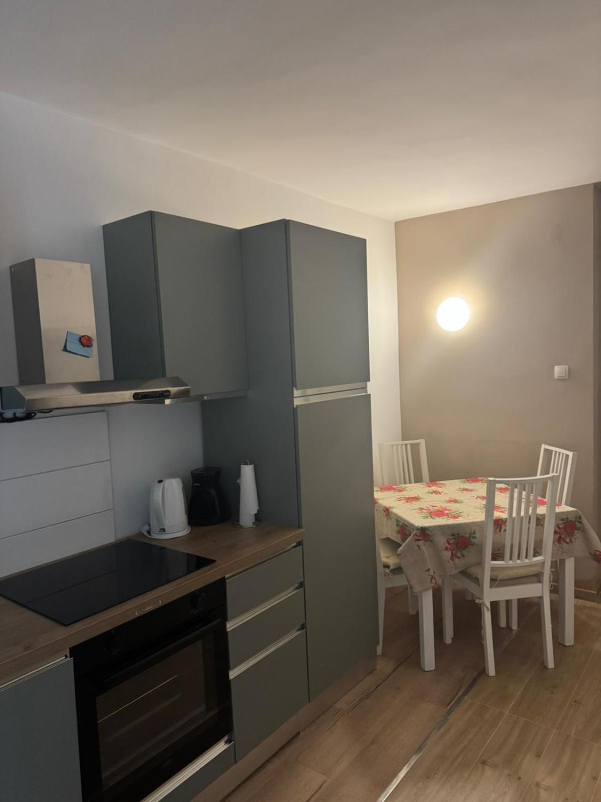 Lovre Apartament Zadar